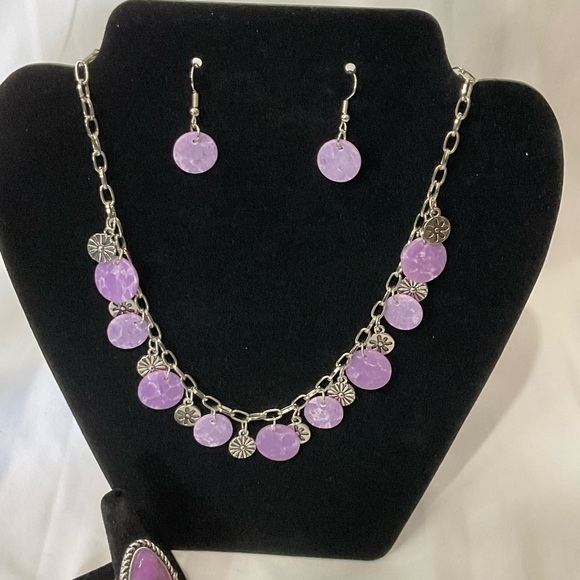 Paparazzi Women’s Jewelry Set Light Purple Necklace Earrings Ring NWOT - Picture 2 of 8